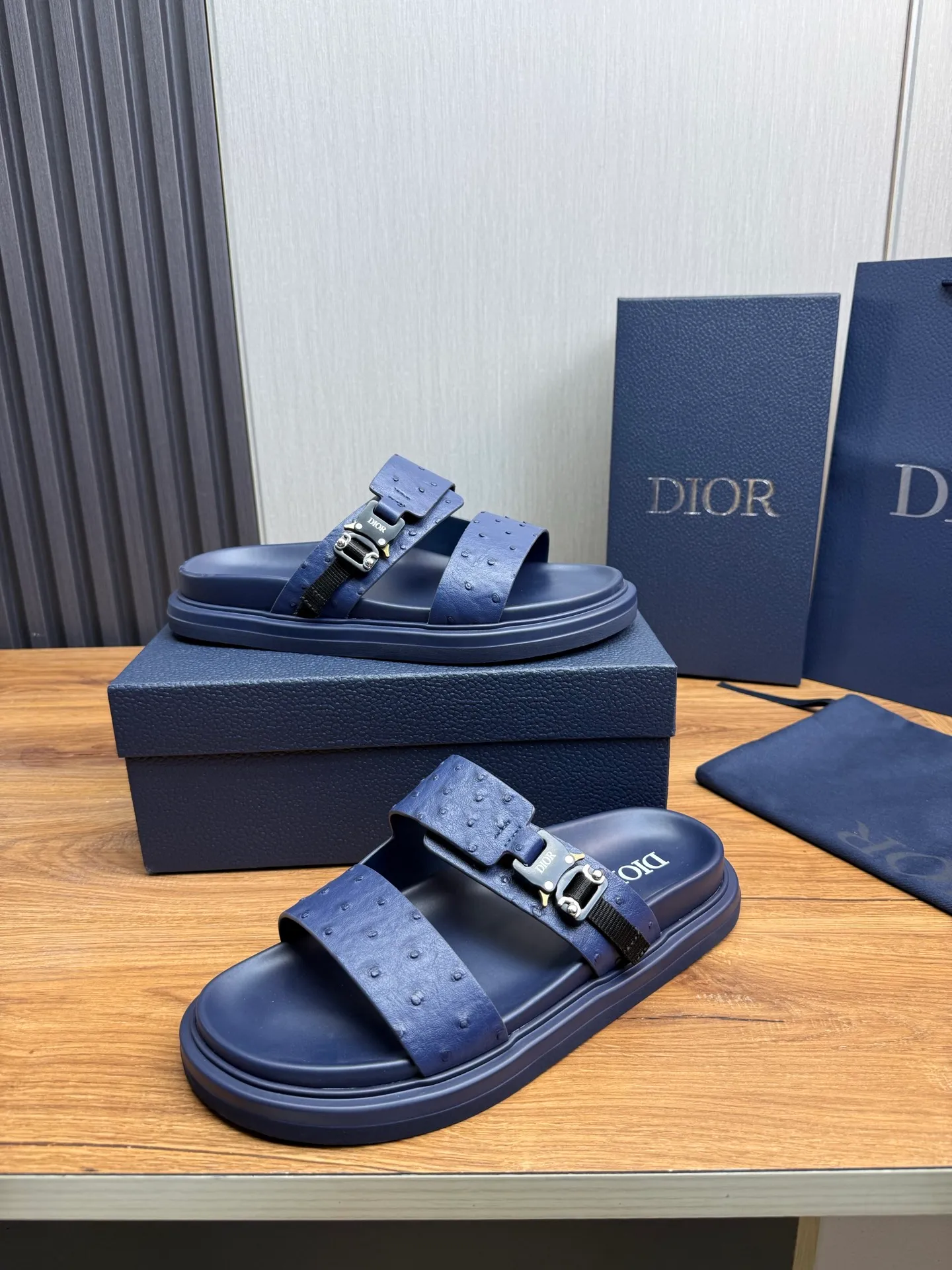 Men's shoes 300💰 Dior. Men's slippers🩴 Official website 1:1 production 38-45 size 45 46 🉑️Customized original material shipped✅